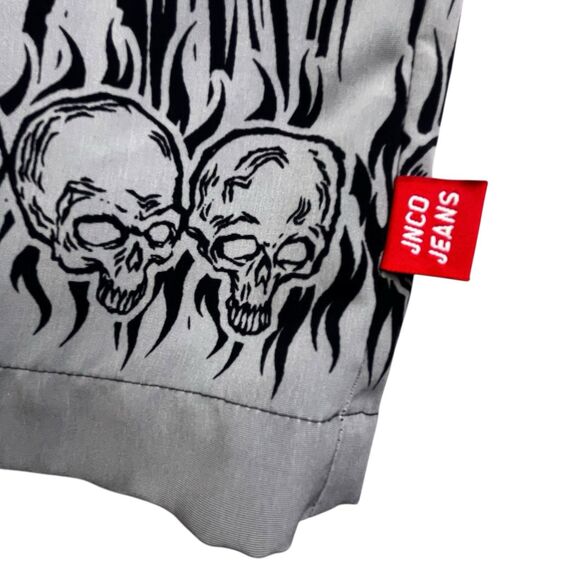 JNCO JEANS Shirt Men’s M Black Gray Crown Skulls Flames Tribal AOP Y2K Skater - Picture 6 of 11